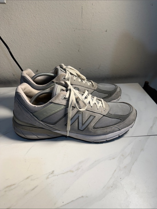 New Balance Gray Athletic Sneakers New Balance 990v5
Nimbus Cloud